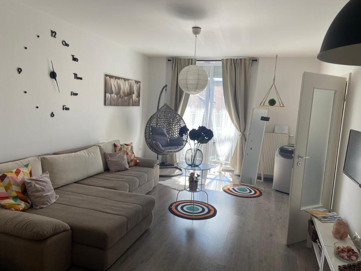 Gyoengy Apartman Šoproň Exteriér fotografie